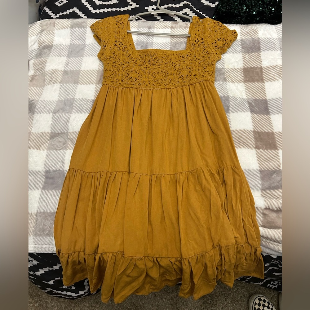 Short yellow dress